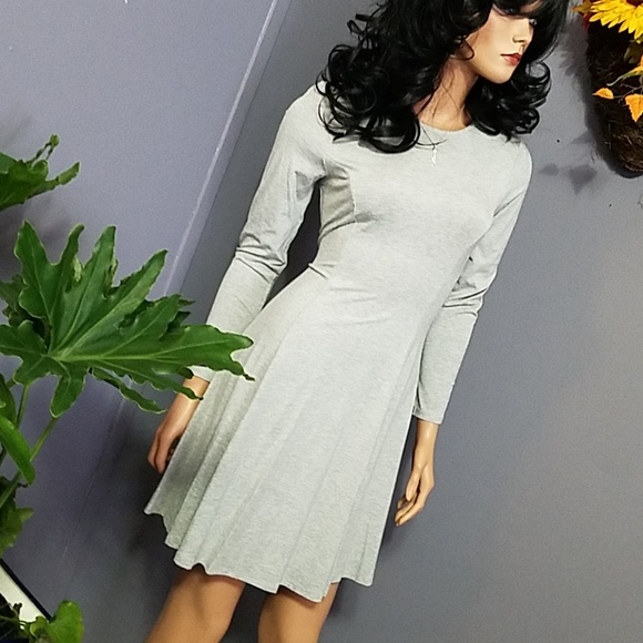 Gorgeous Skater Style Dress - Picture 2 of 8
